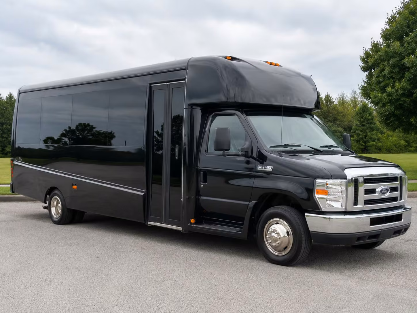 memphis 20 passenger minibus rental